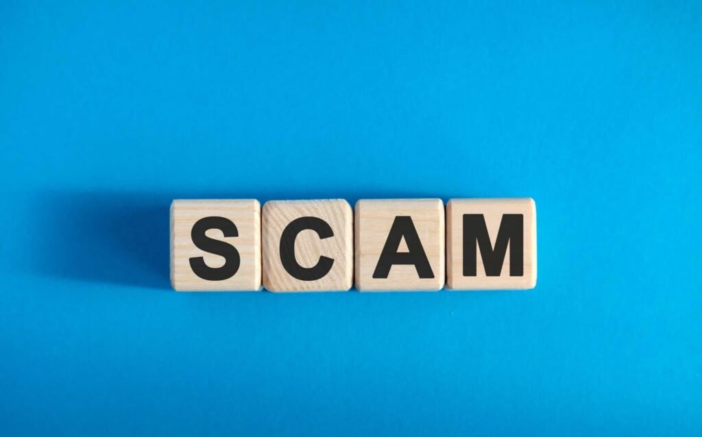 Spotting Scam Websites – Key Warning Signs!